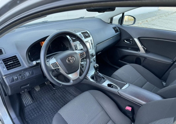 Toyota Avensis cena 46800 przebieg: 213000, rok produkcji 2015 z Piotrków Kujawski małe 352